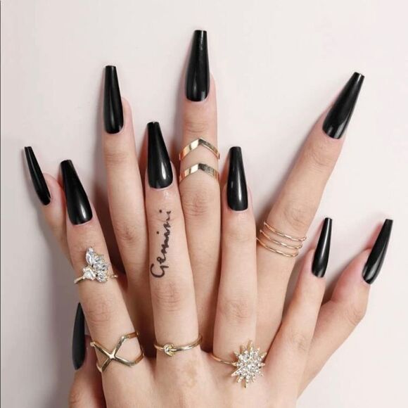 Black Press On Nails - Picture 4 of 5